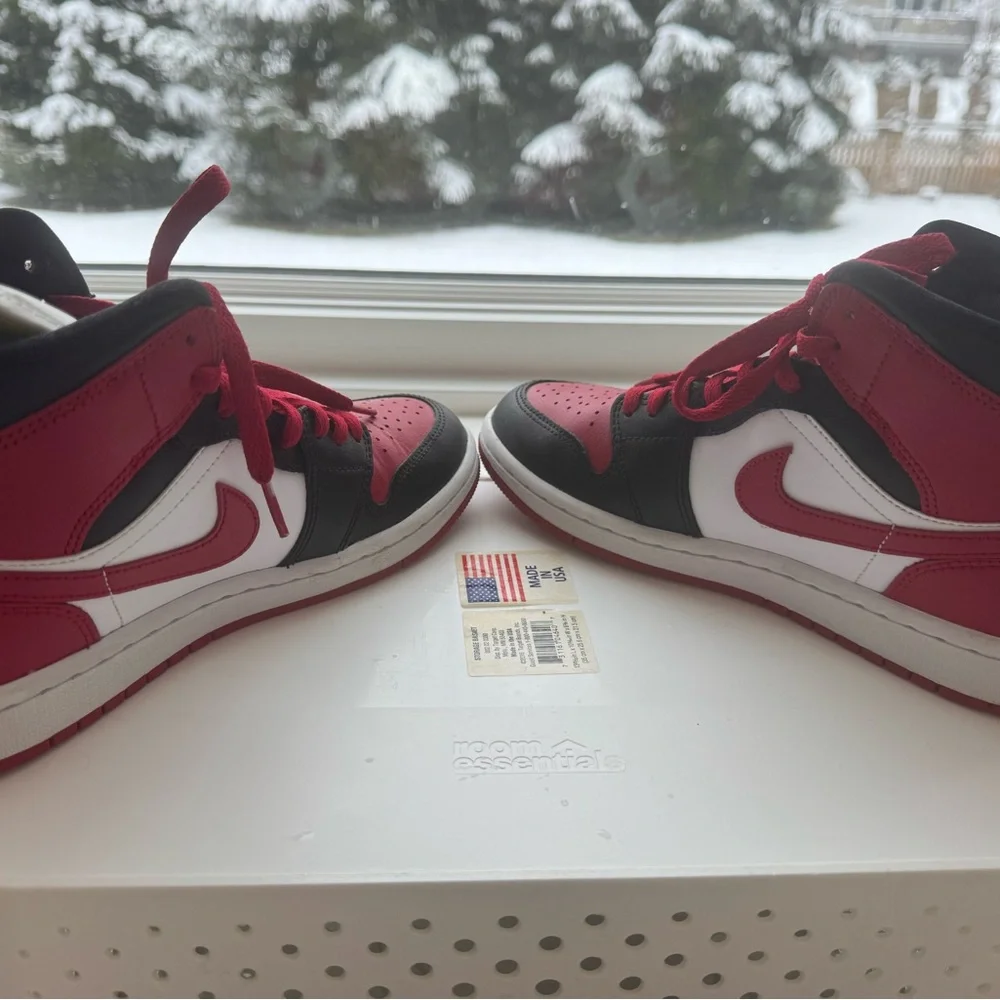 Nike Red White Black Athletic High-Top Sneakers